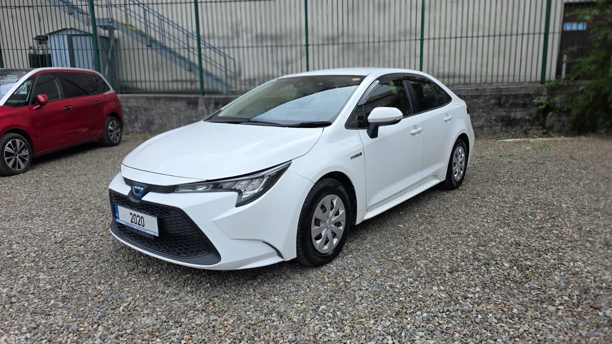 Toyota Corolla Saloon, Petrol Hybrid, 2020, White