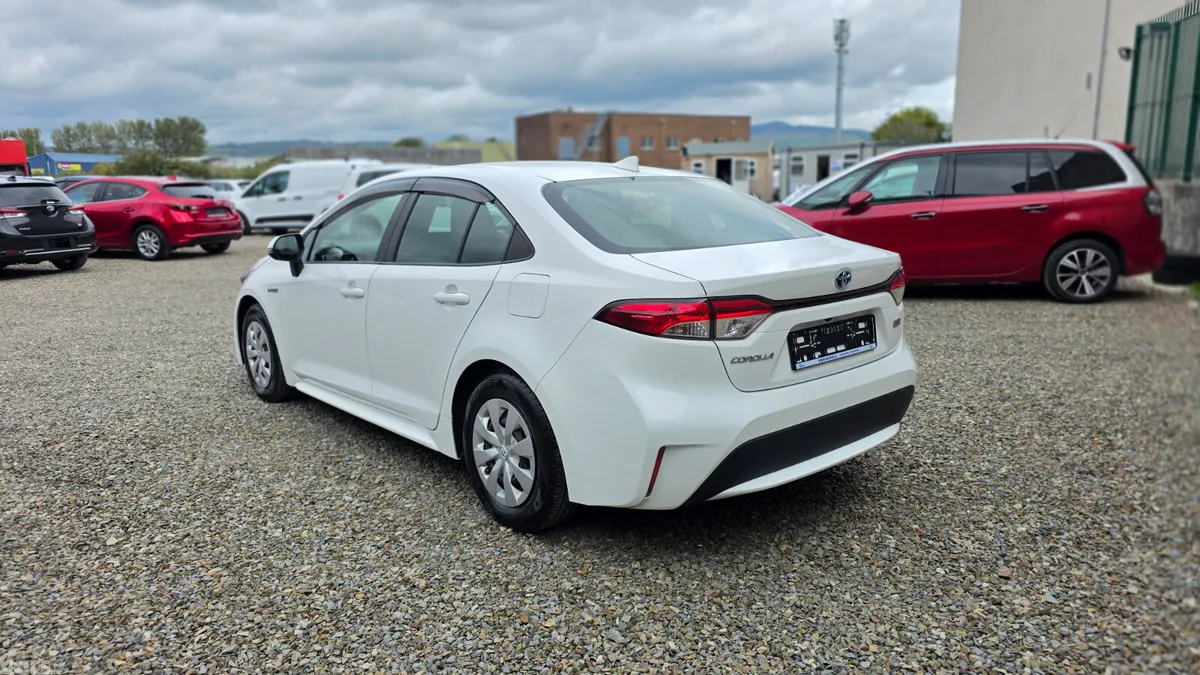 Toyota Corolla Saloon, Petrol Hybrid, 2020, White