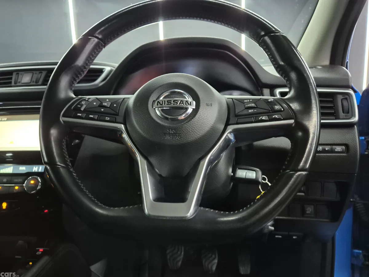 Nissan Qashqai Hatchback, Diesel, 2018, Blue