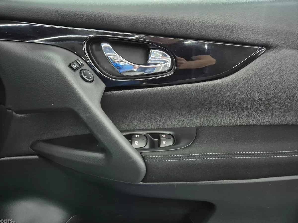 Nissan Qashqai Hatchback, Diesel, 2018, Blue