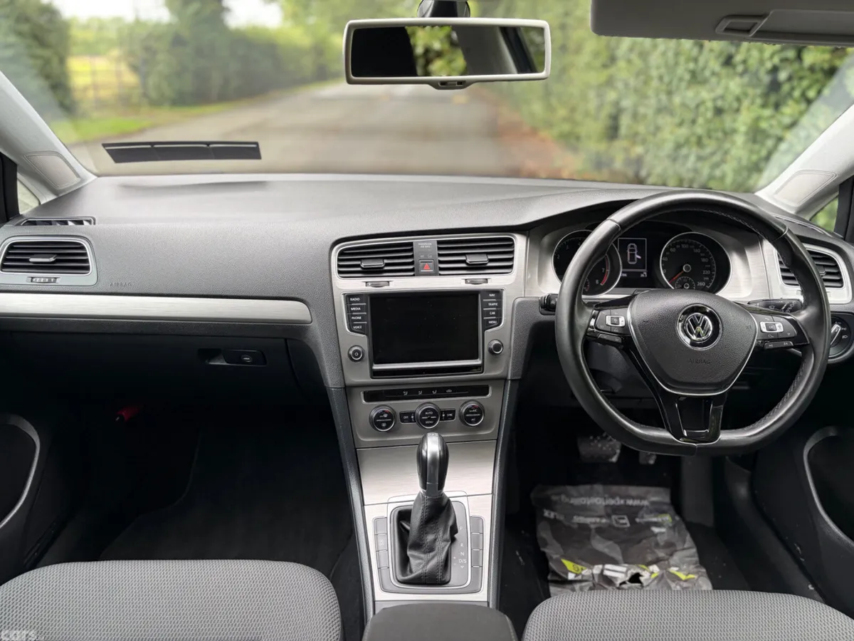 Volkswagen Golf Hatchback, Petrol, 2015, Red