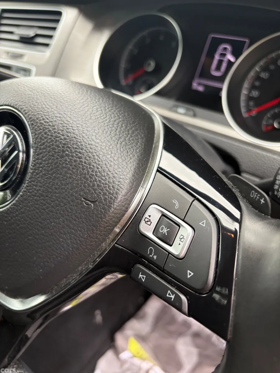 Volkswagen Golf Hatchback, Petrol, 2015, Red