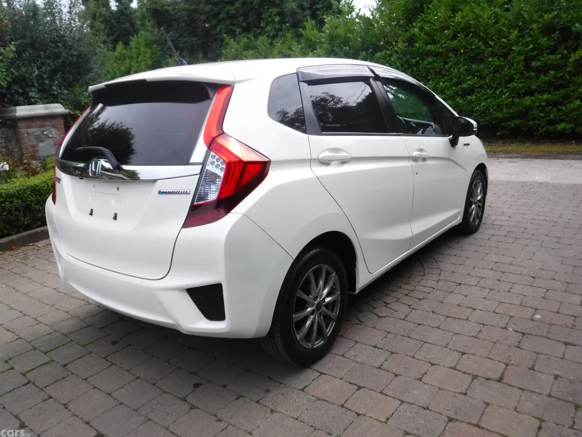 Honda Fit Hatchback, Petrol Hybrid, 2015, White