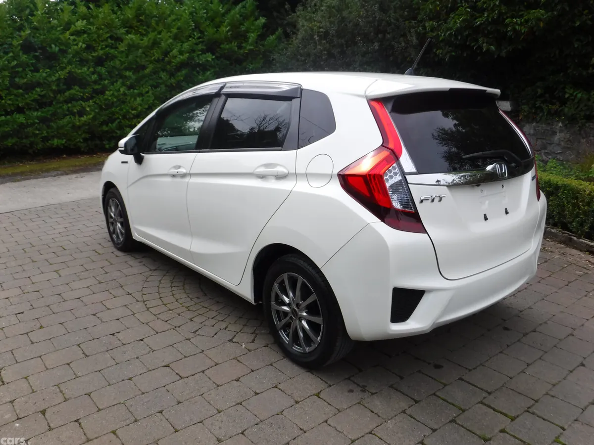 Honda Fit Hatchback, Petrol Hybrid, 2015, White
