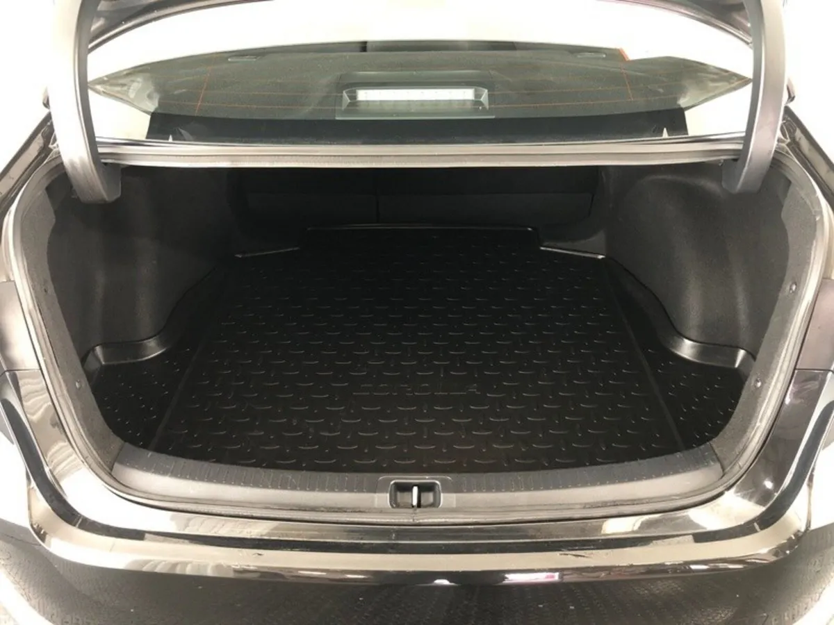 Toyota Corolla Saloon, Petrol Hybrid, 2022, Black