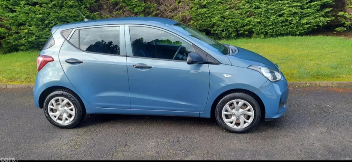 Hyundai i10 Hatchback, Petrol, 2018, Blue