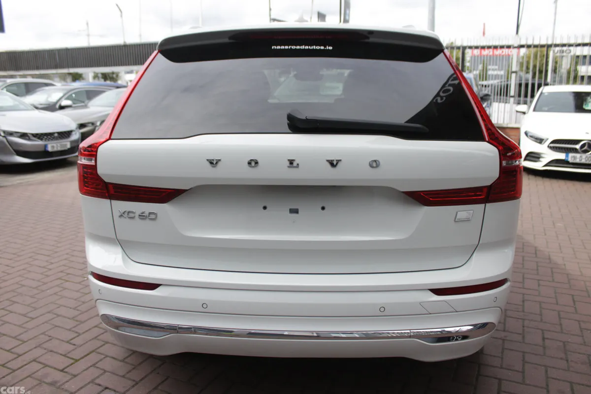Volvo XC60 MPV, Petrol Plug-in Hybrid, 2022, White