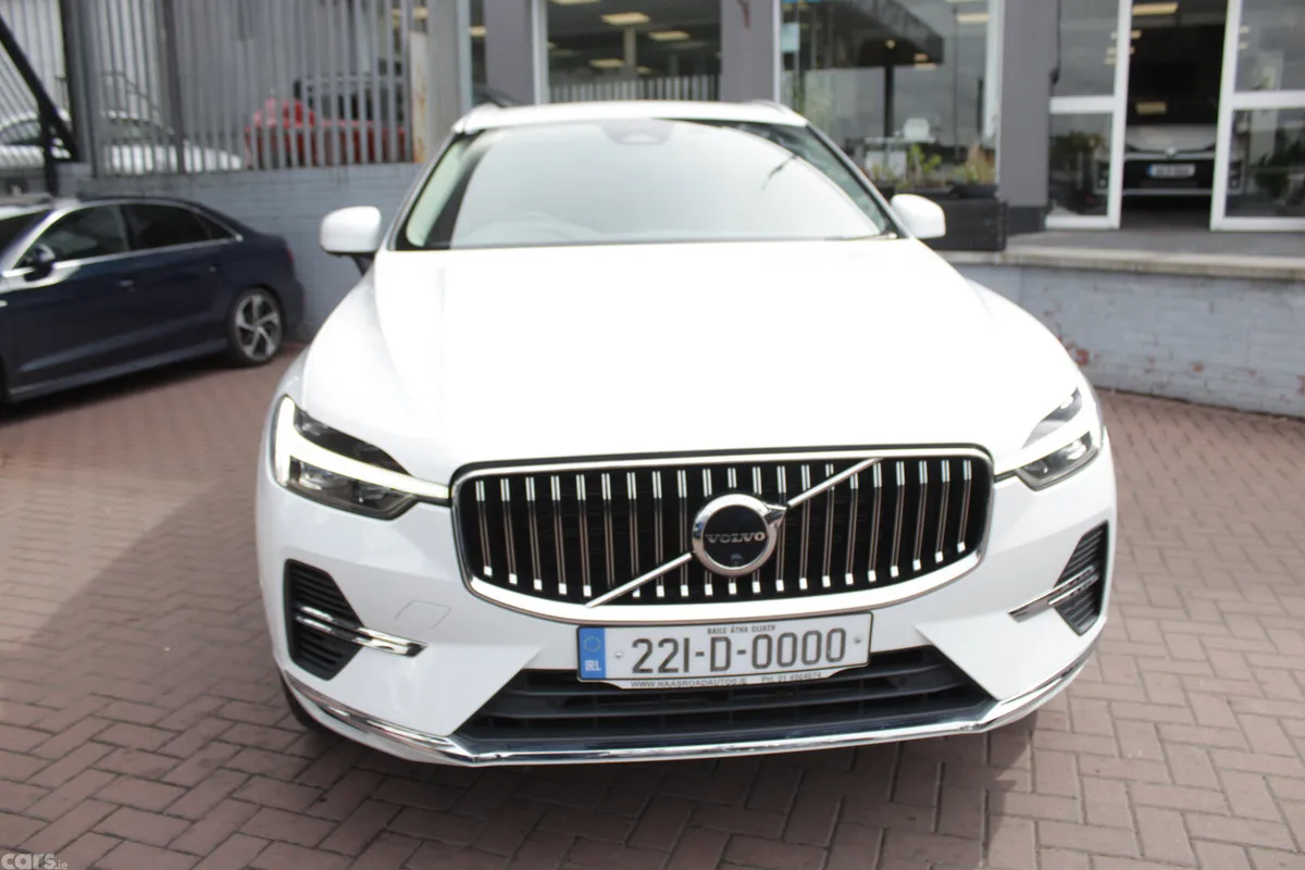 Volvo XC60 MPV, Petrol Plug-in Hybrid, 2022, White