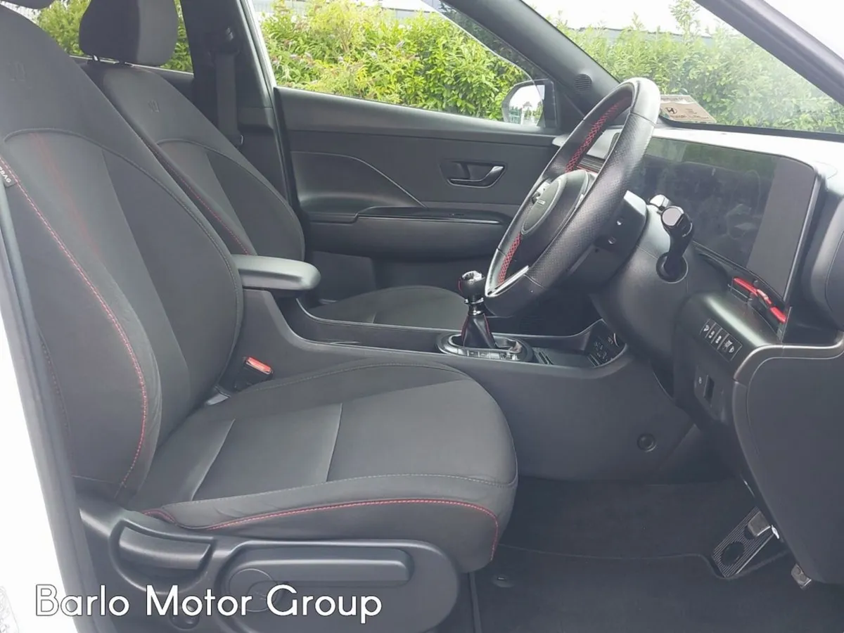 Hyundai KONA MPV, Petrol, 2024, White