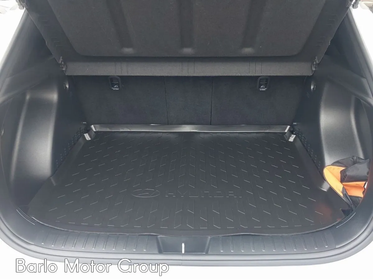 Hyundai KONA MPV, Petrol, 2024, White