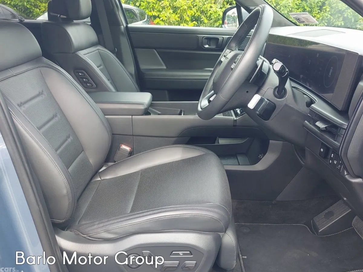 Hyundai Santa Fe SUV, Petrol Plug-in Hybrid, 2025, Blue