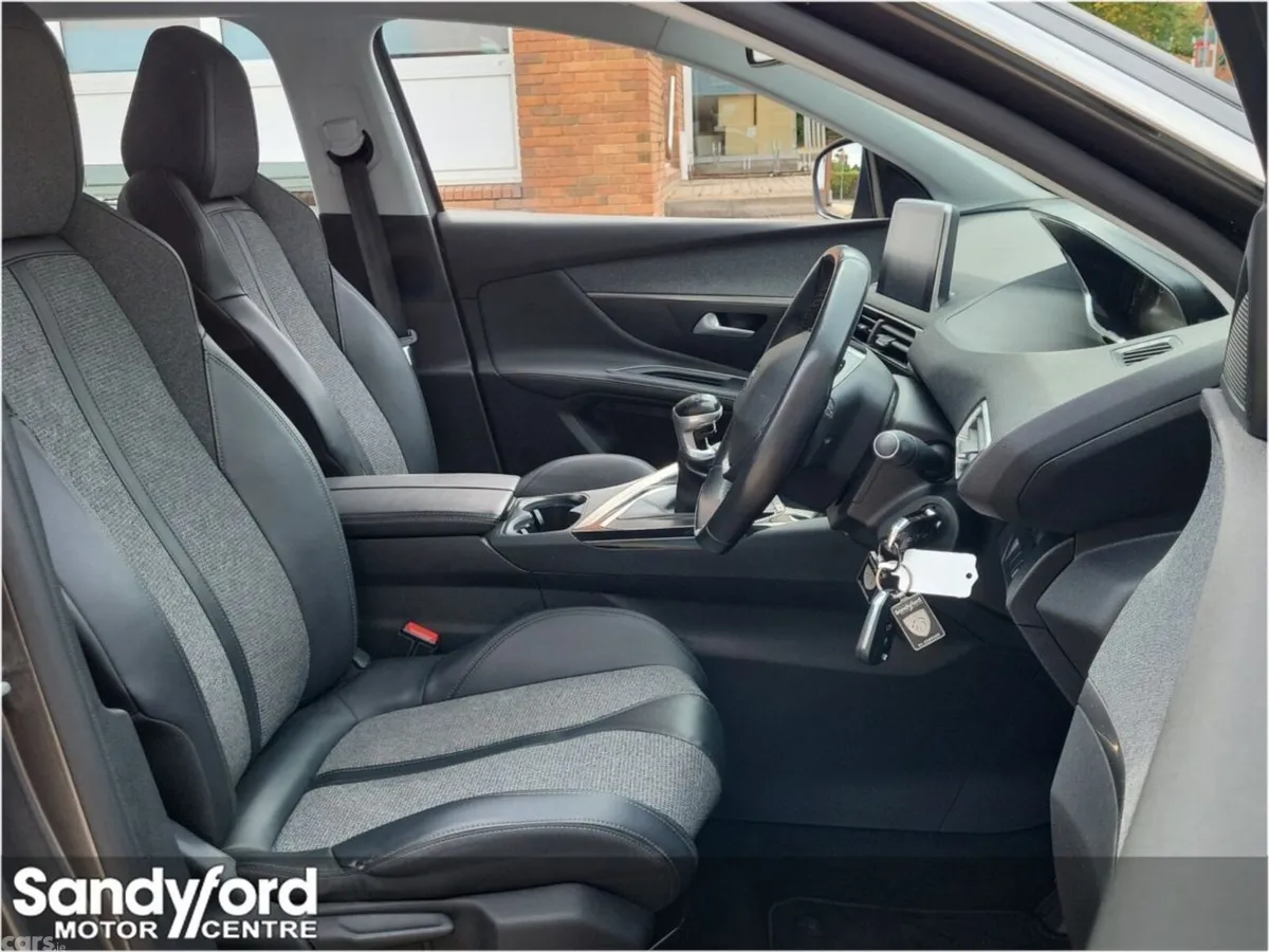 Peugeot 5008 SUV, Diesel, 2020, Grey