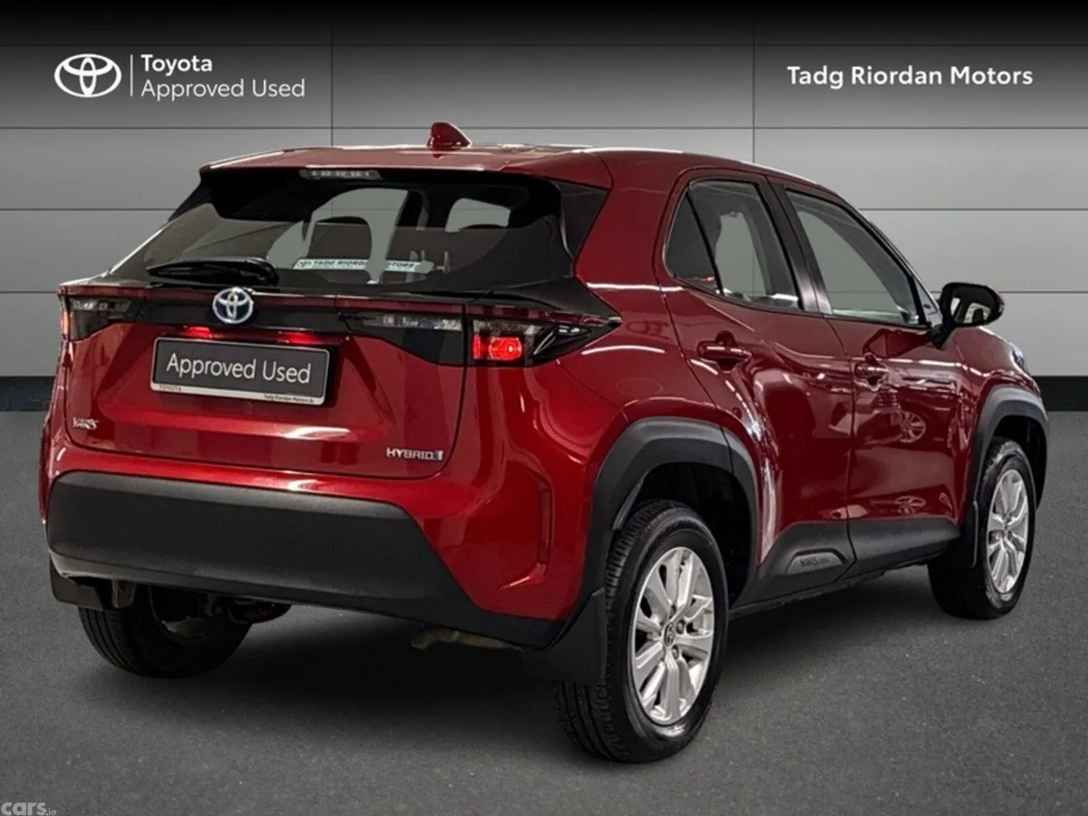 Toyota Yaris Cross Hatchback, Petrol Hybrid, 2023, Red