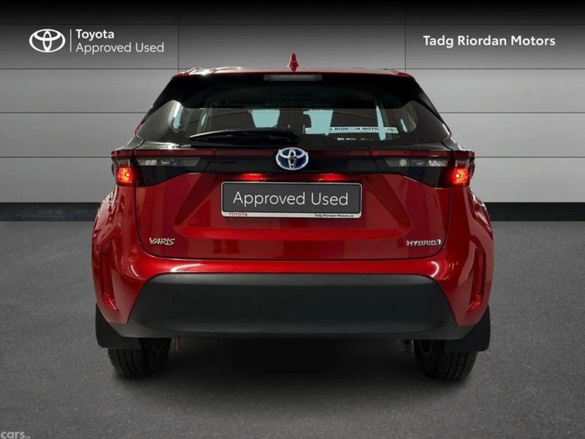 Toyota Yaris Cross Hatchback, Petrol Hybrid, 2023, Red
