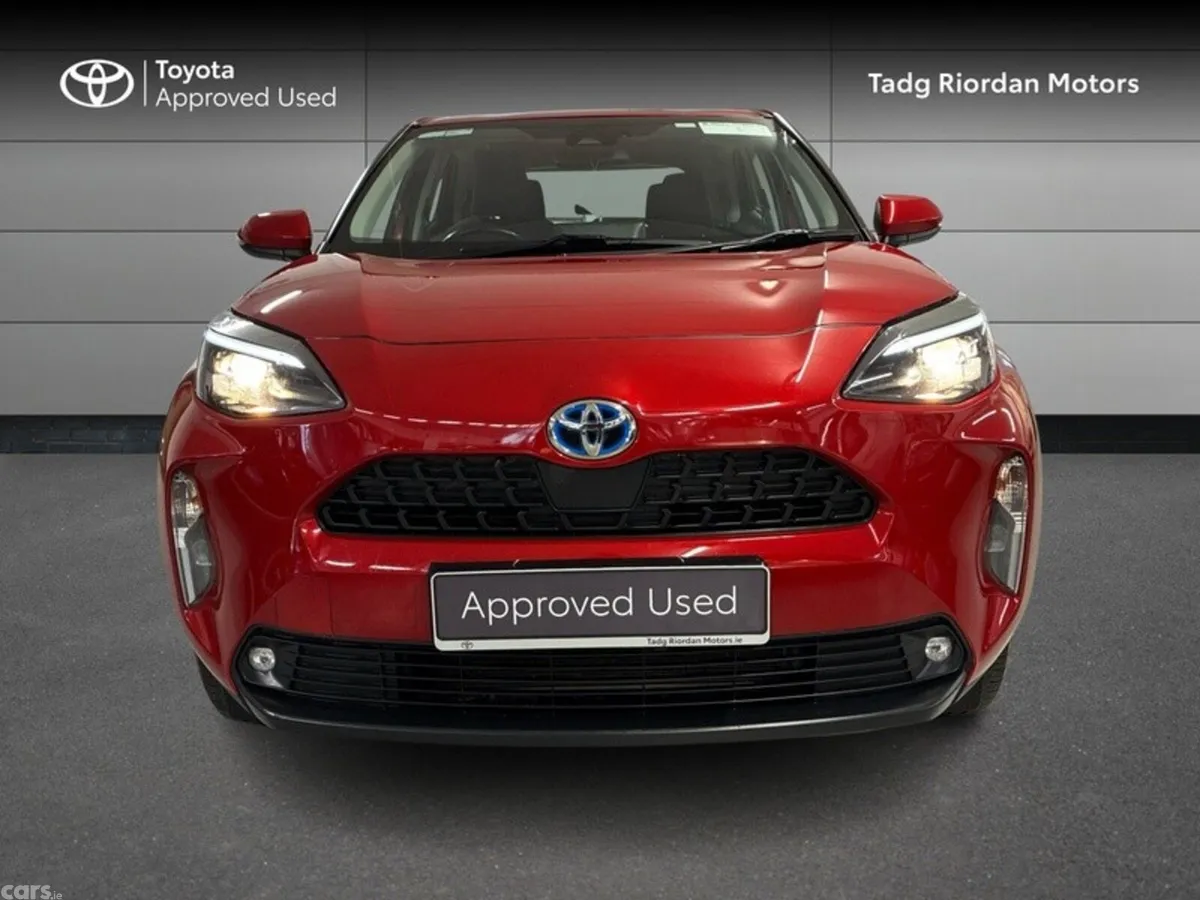 Toyota Yaris Cross Hatchback, Petrol Hybrid, 2023, Red