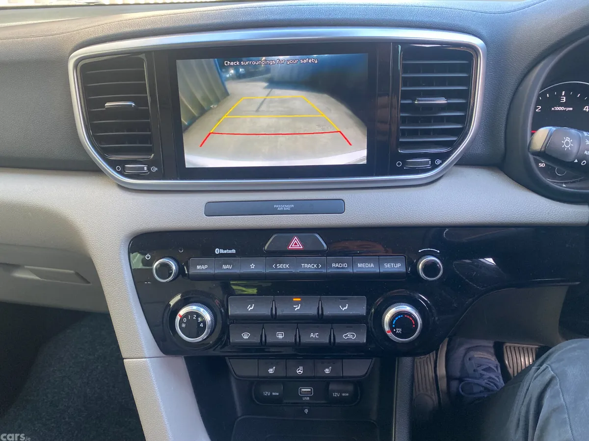 Kia Sportage SUV, Diesel Hybrid, 2021, White