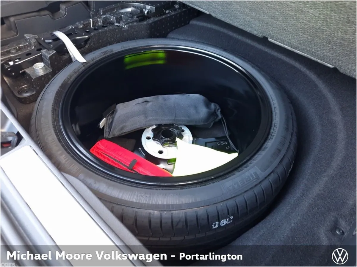 Volkswagen Passat Estate, Diesel, 2027, Red