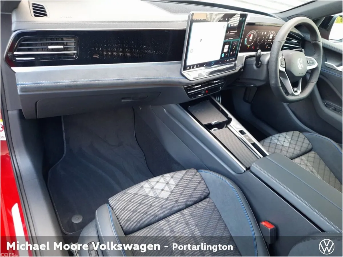 Volkswagen Passat Estate, Diesel, 2027, Red