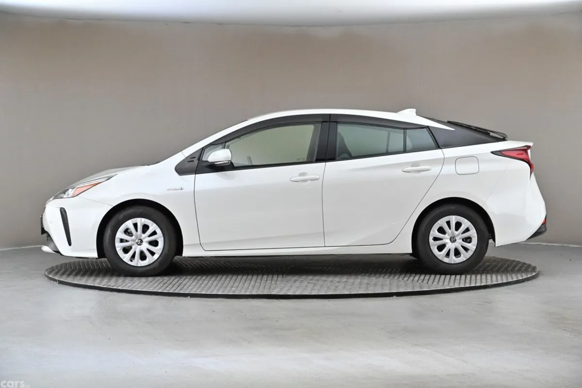 Toyota Prius Hatchback, Petrol Hybrid, 2020, White