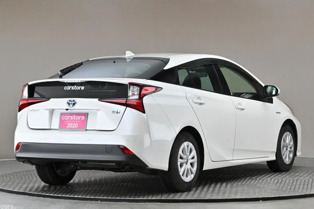 Toyota Prius Hatchback, Petrol Hybrid, 2020, White
