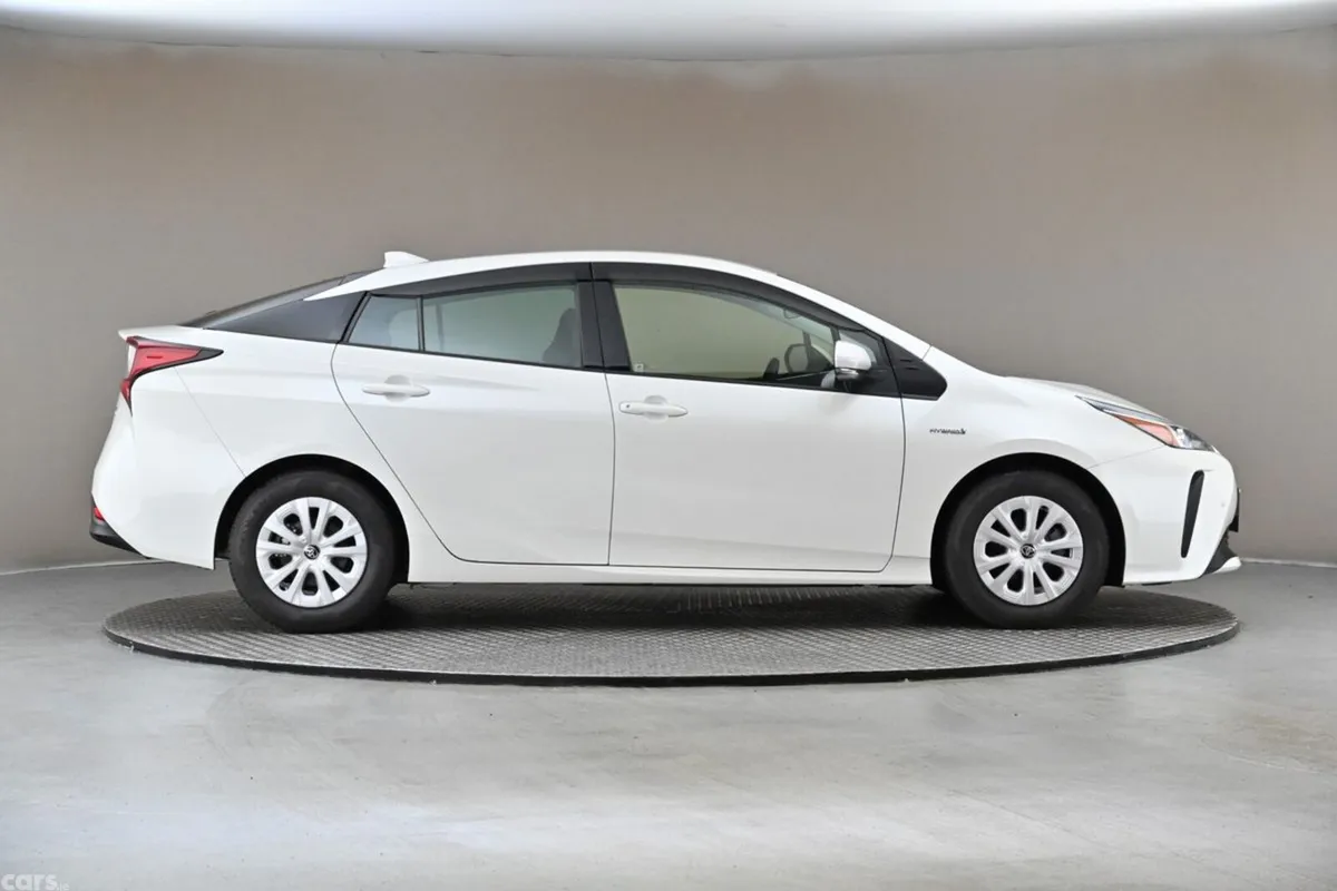 Toyota Prius Hatchback, Petrol Hybrid, 2020, White