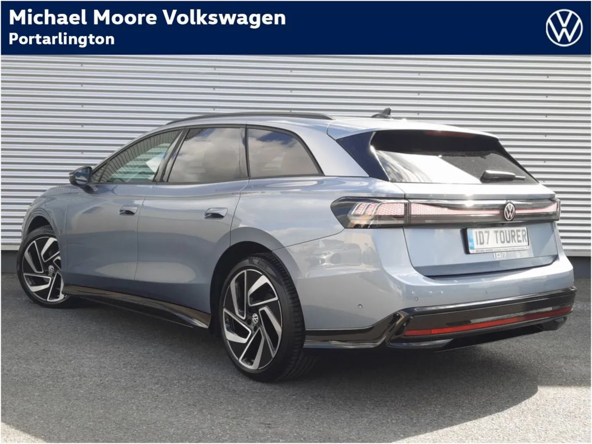 Volkswagen ID.7 Estate, Electric, 2027, Blue