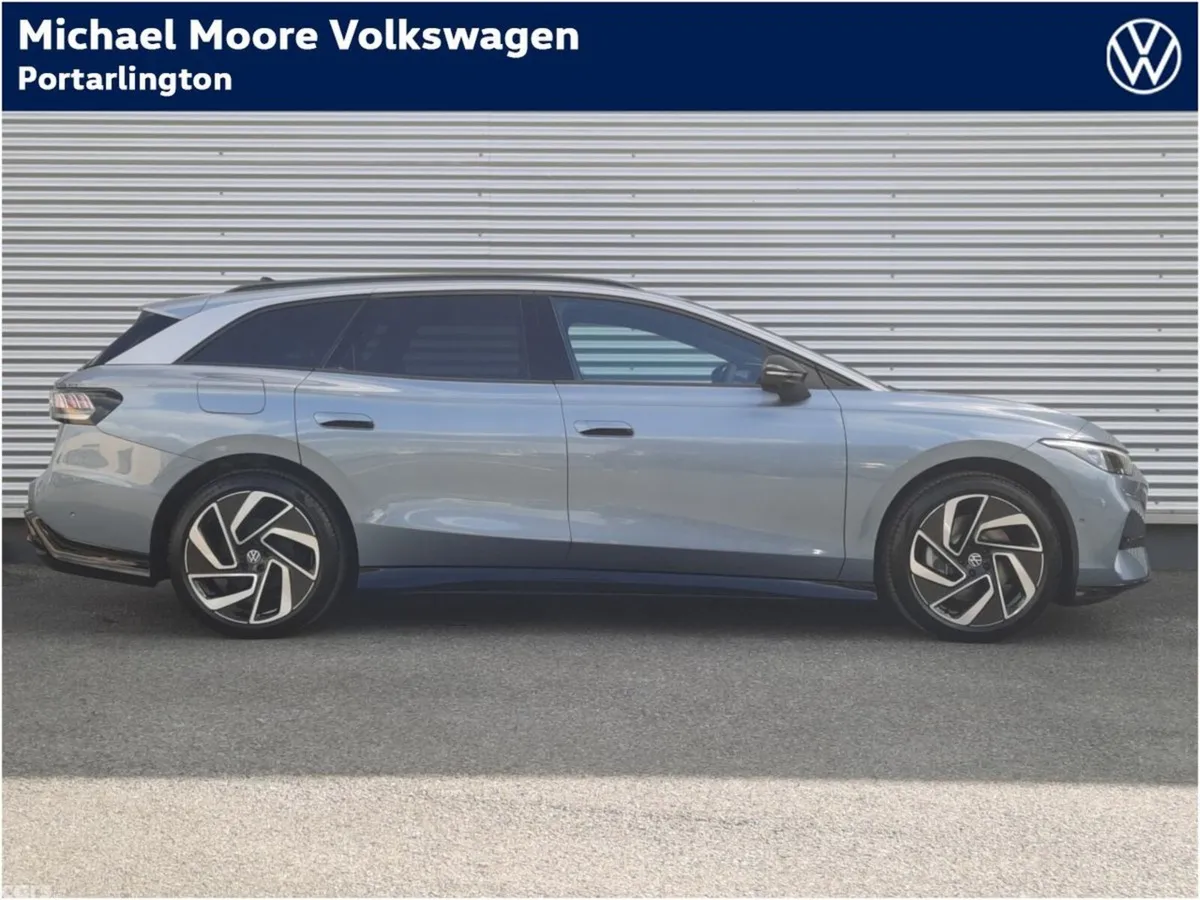 Volkswagen ID.7 Estate, Electric, 2027, Blue