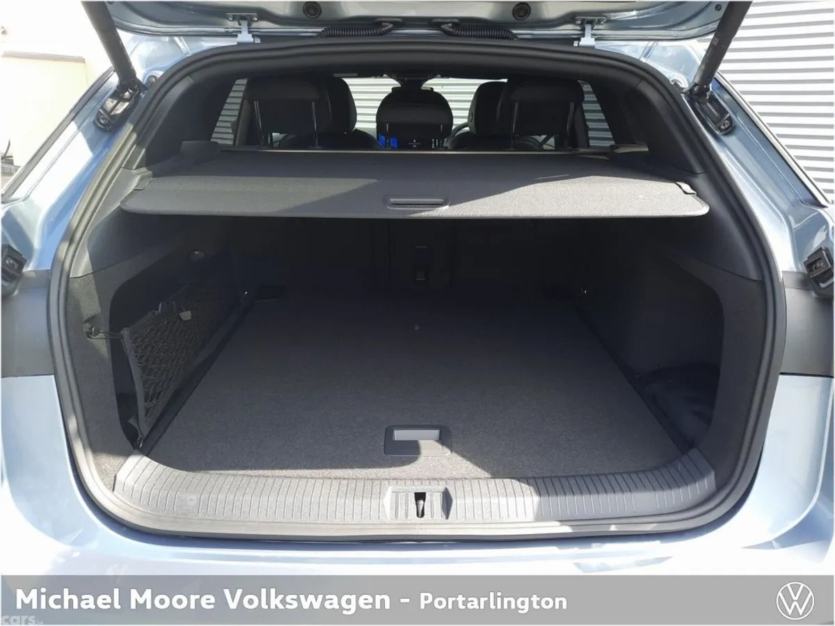 Volkswagen ID.7 Estate, Electric, 2027, Blue