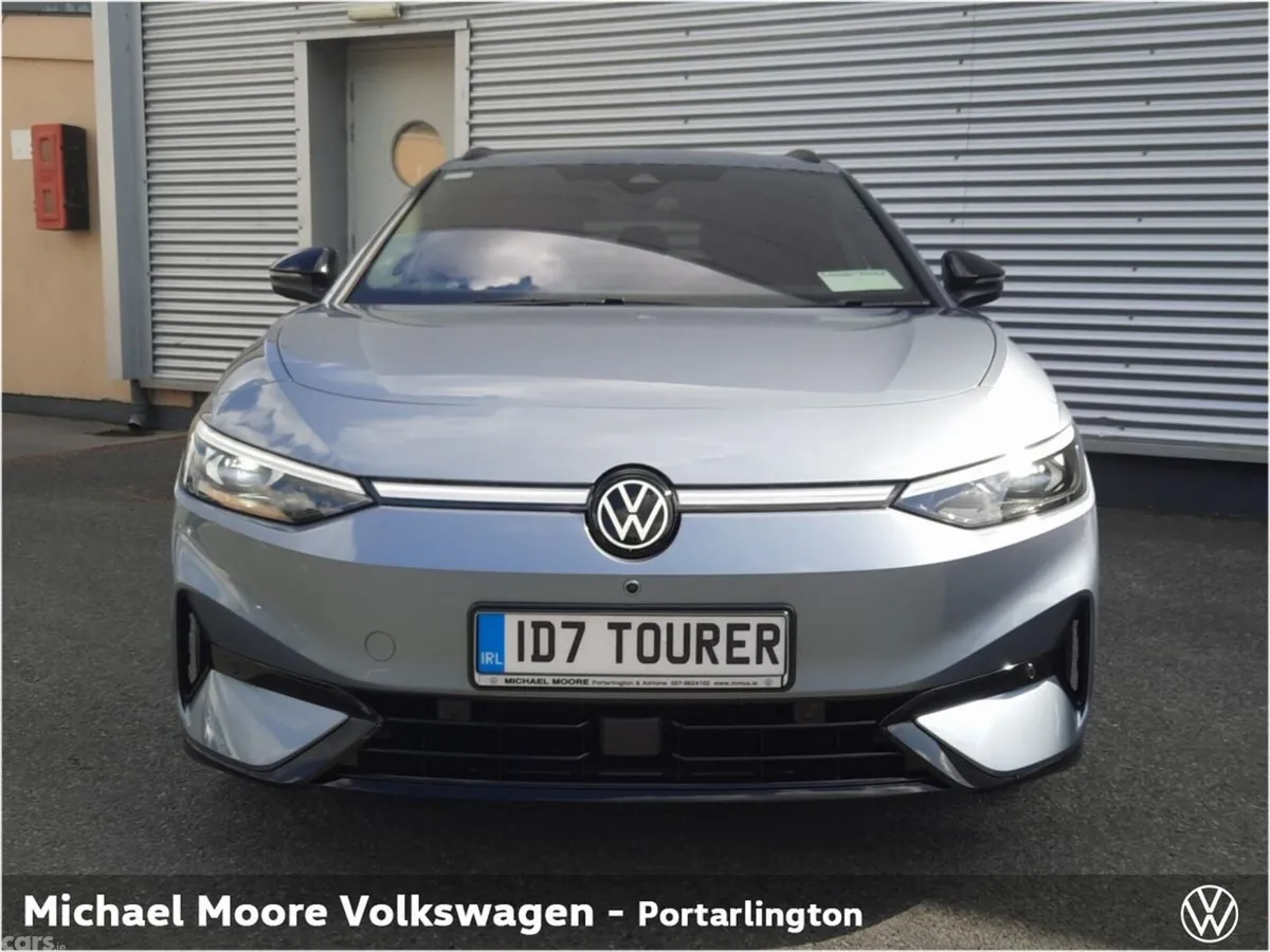 Volkswagen ID.7 Estate, Electric, 2027, Blue