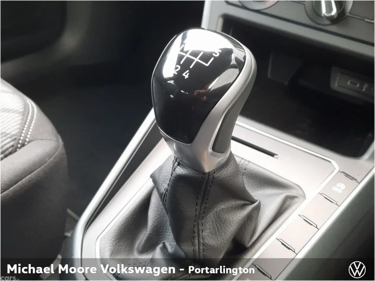 Volkswagen Polo Hatchback, Petrol, 2027, Blue