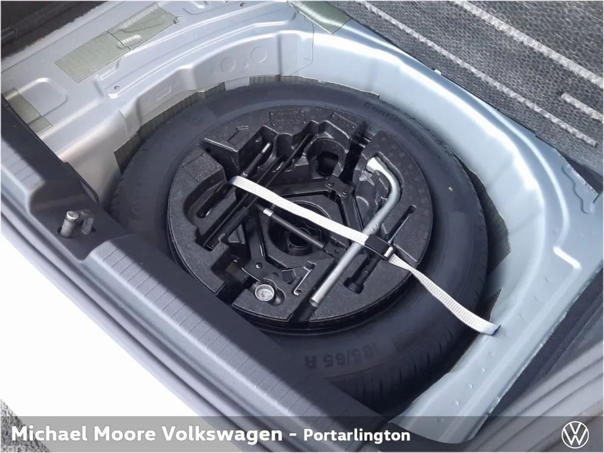 Volkswagen Polo Hatchback, Petrol, 2027, Silver
