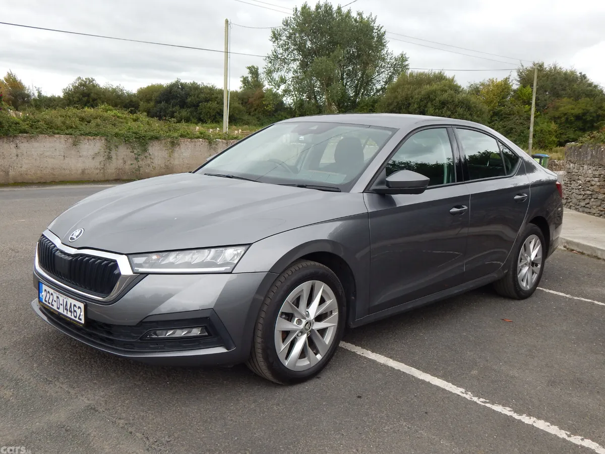 Skoda Octavia Saloon, Diesel, 2022, Grey