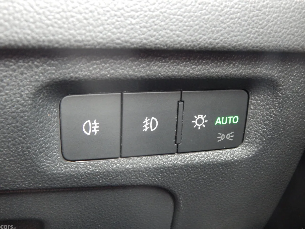 Skoda Octavia Saloon, Diesel, 2022, Grey