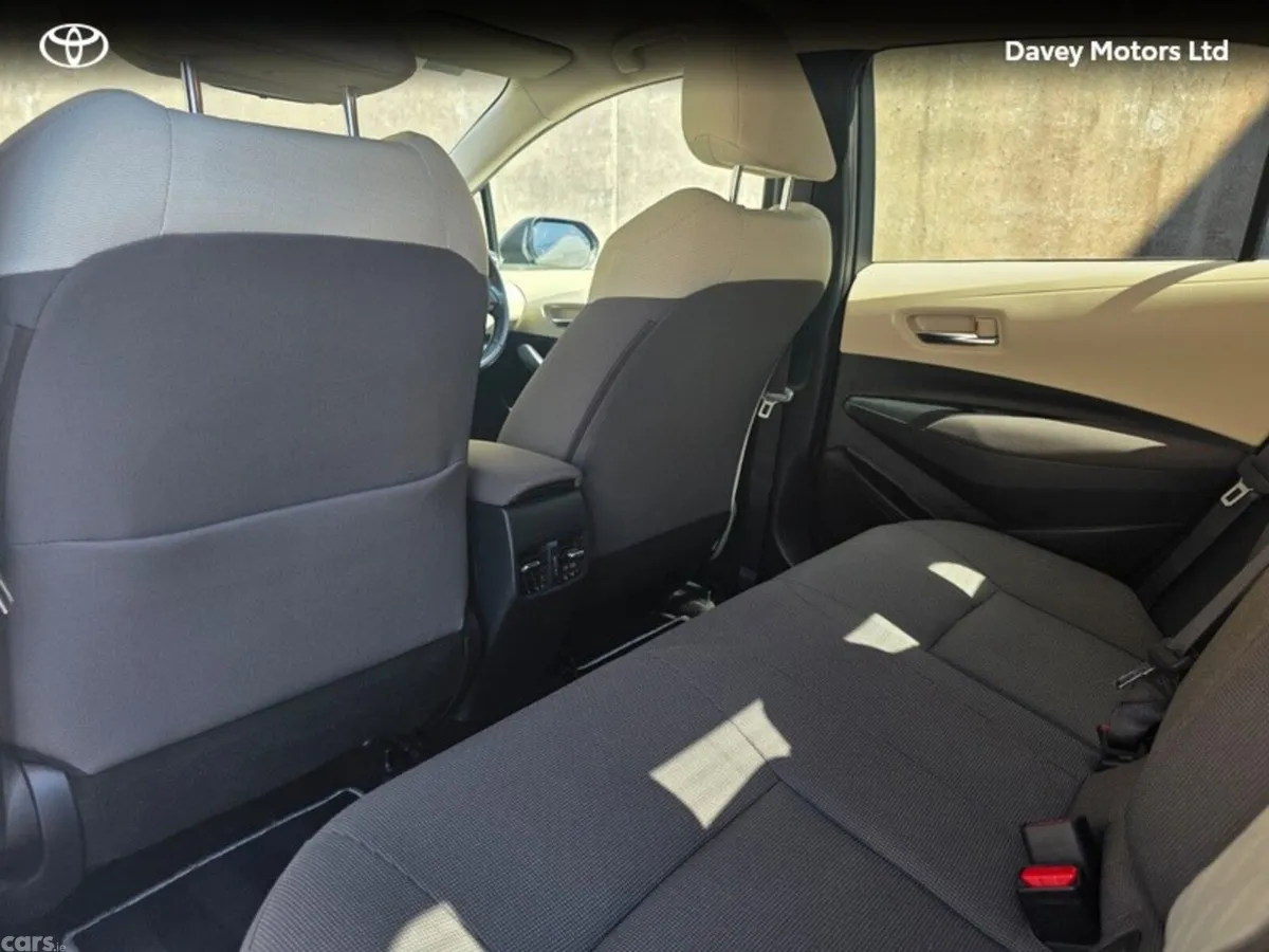 Toyota Corolla Saloon, Petrol Hybrid, 2020, Grey