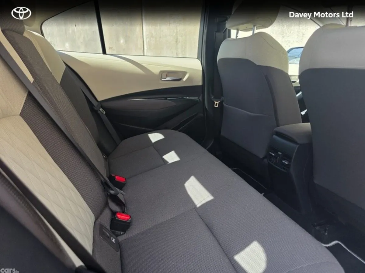 Toyota Corolla Saloon, Petrol Hybrid, 2020, Grey