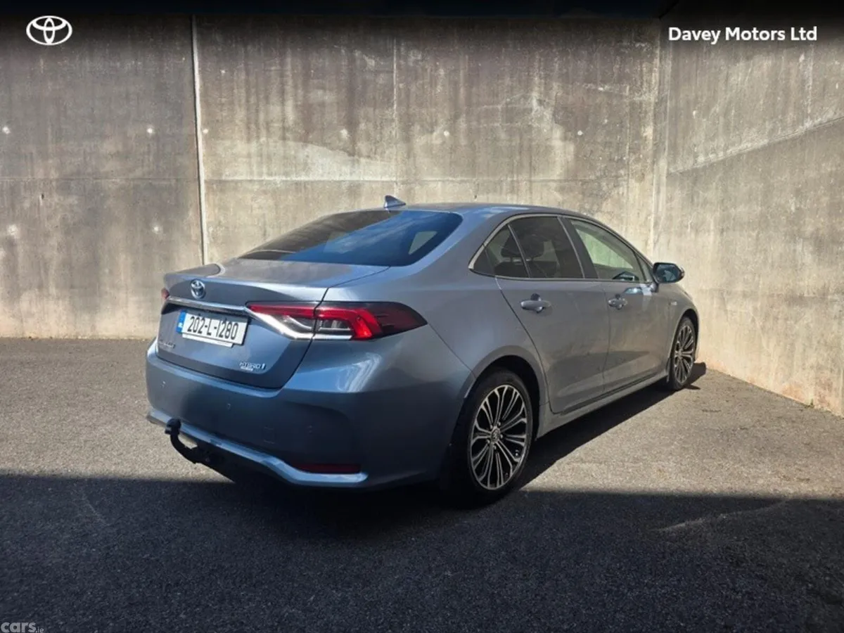 Toyota Corolla Saloon, Petrol Hybrid, 2020, Grey