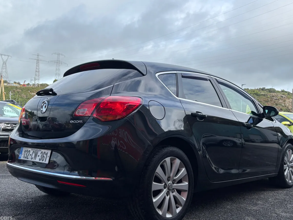 Vauxhall Astra Hatchback, Diesel, 2013, Black