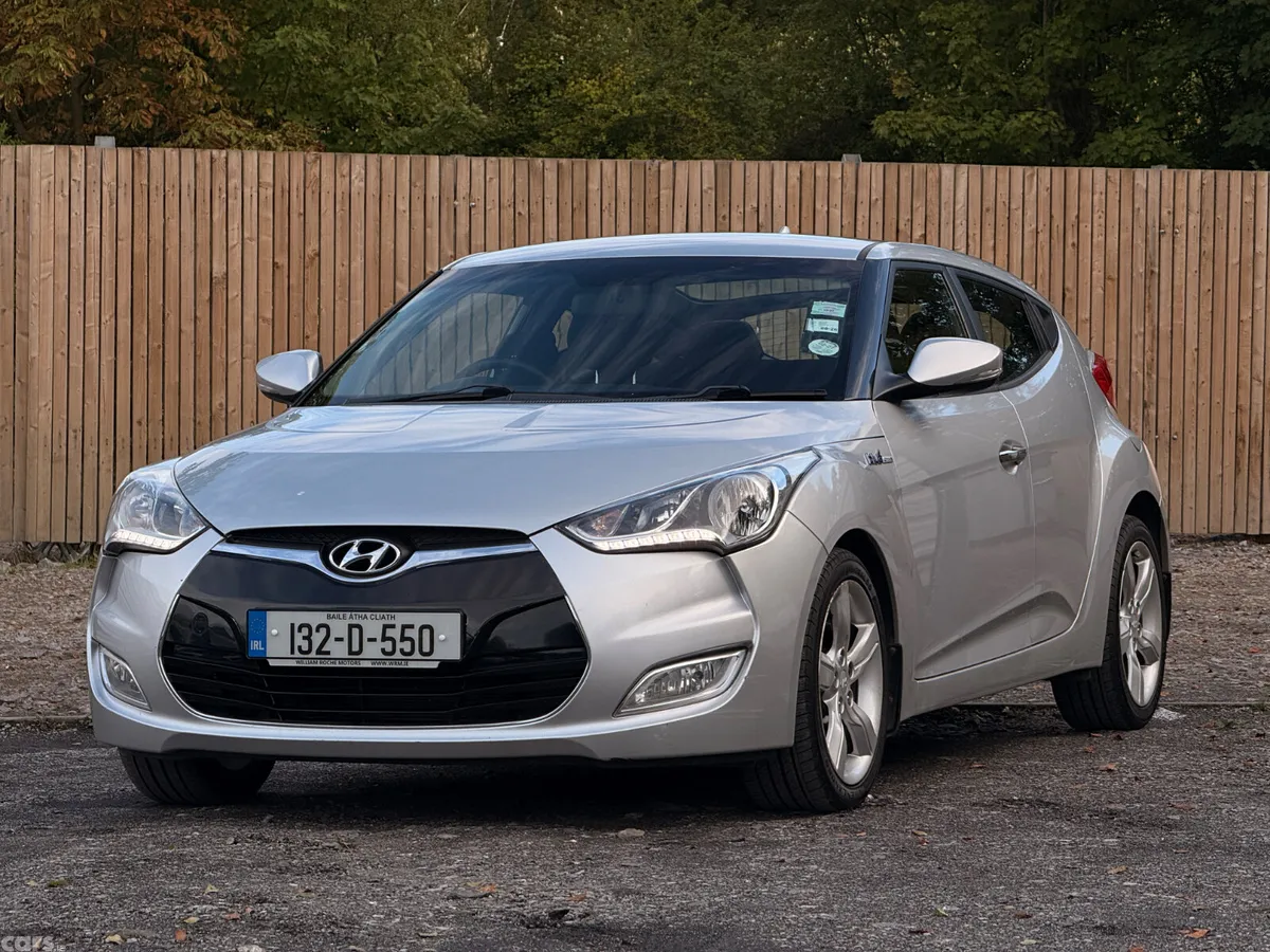 Hyundai Veloster Hatchback, Petrol, 2013, Silver