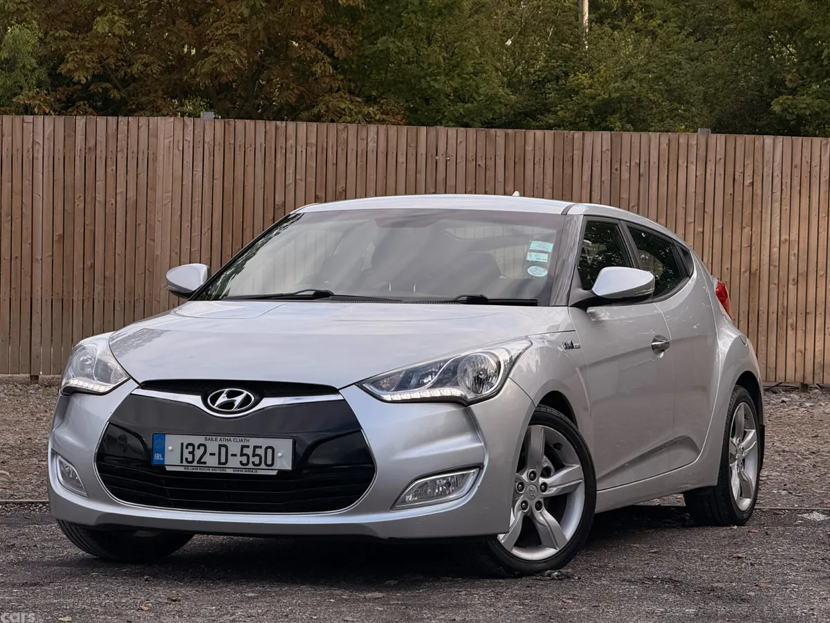 Hyundai Veloster Hatchback, Petrol, 2013, Silver