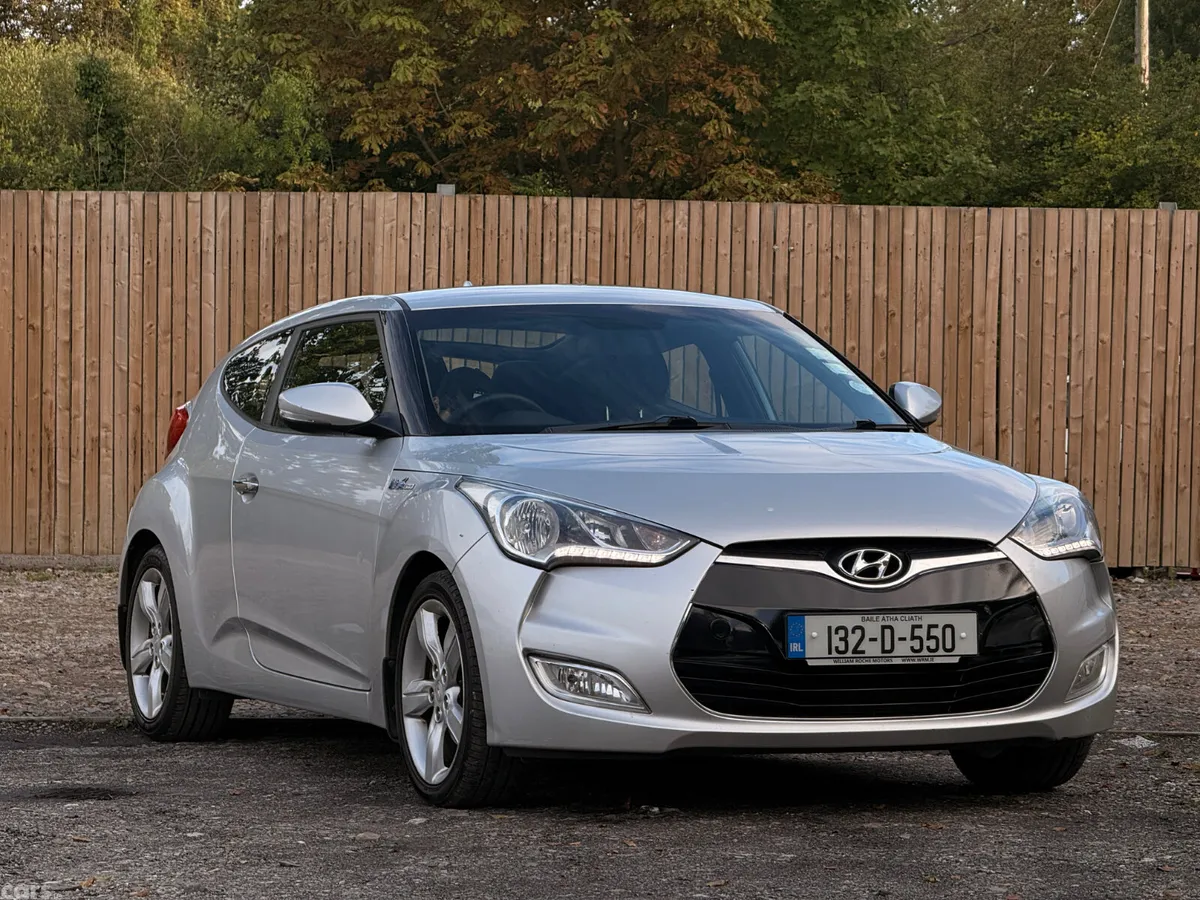 Hyundai Veloster Hatchback, Petrol, 2013, Silver