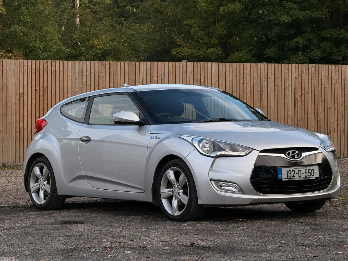 Hyundai Veloster Hatchback, Petrol, 2013, Silver