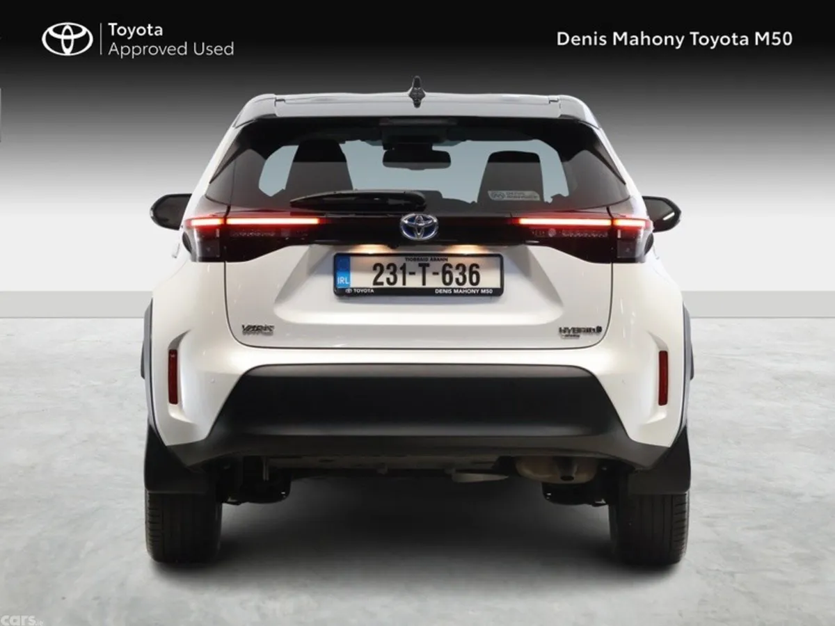 Toyota Yaris Cross SUV, Petrol Hybrid, 2023, White