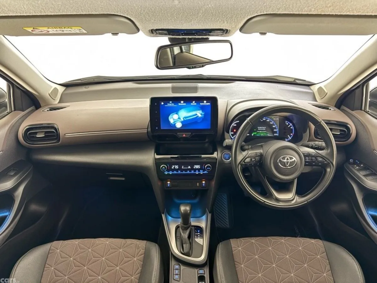 Toyota Yaris Cross SUV, Petrol Hybrid, 2023, White