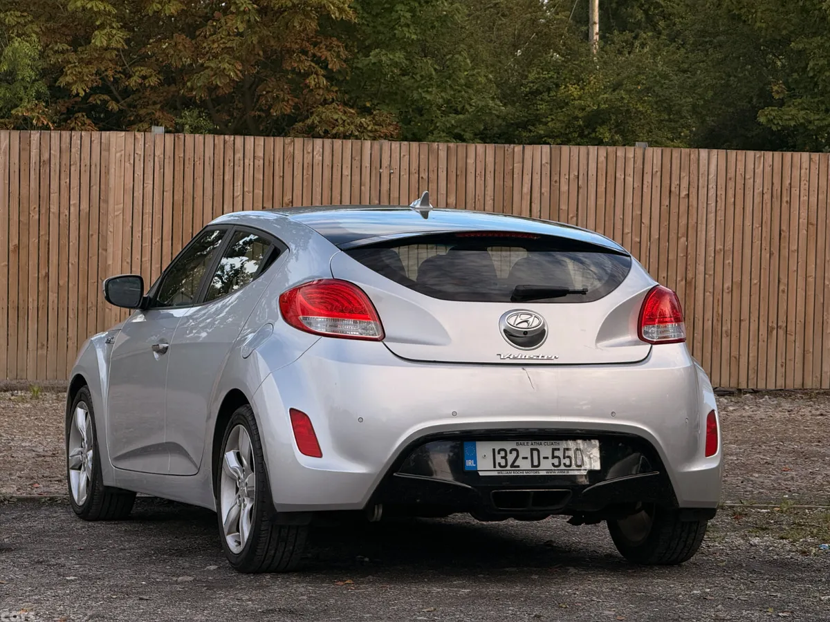 Hyundai Veloster Hatchback, Petrol, 2013, Silver