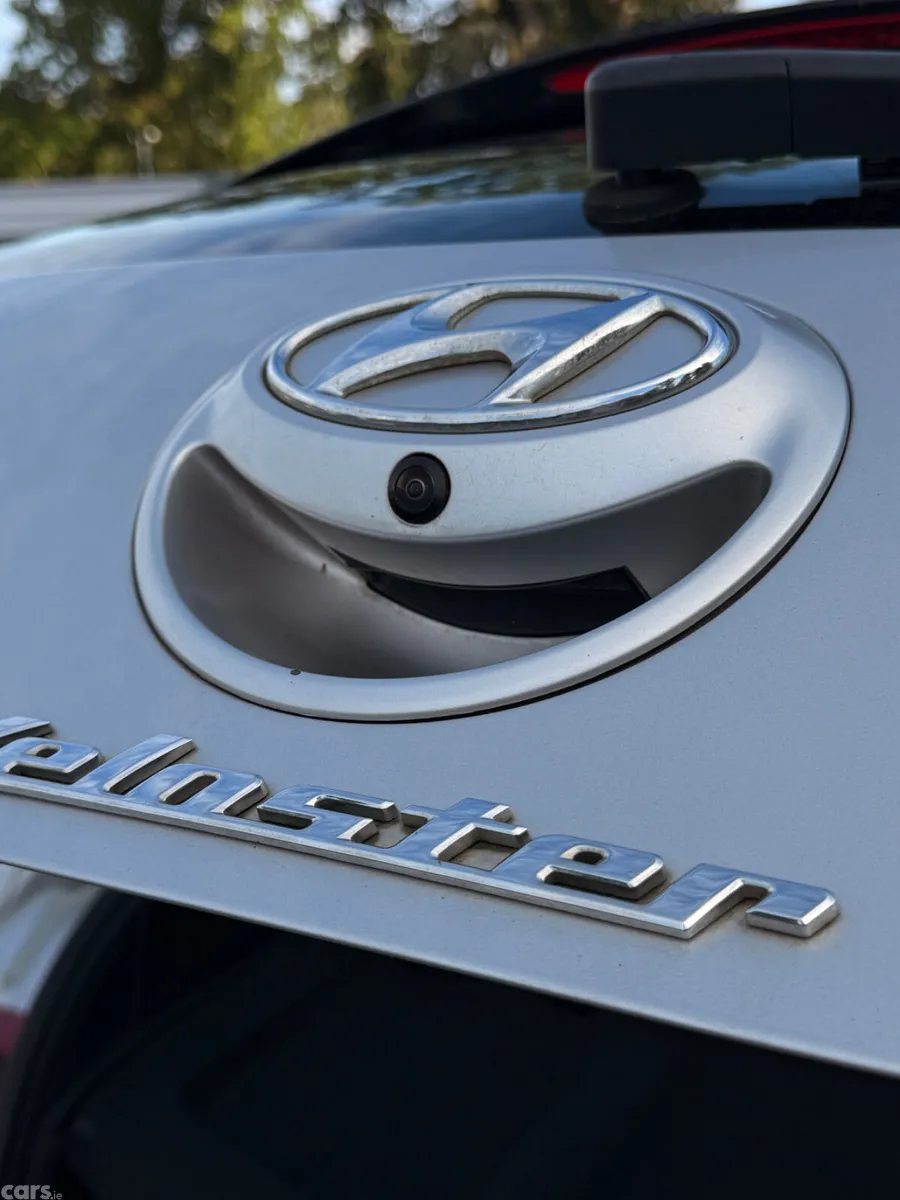Hyundai Veloster Hatchback, Petrol, 2013, Silver