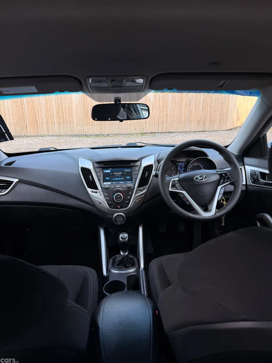 Hyundai Veloster Hatchback, Petrol, 2013, Silver