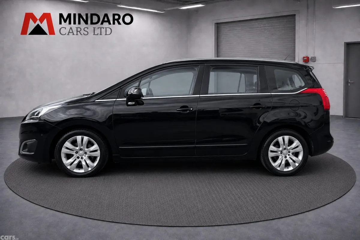 Peugeot 5008 MPV, Diesel, 2016, Black