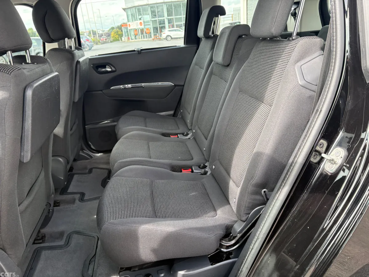 Peugeot 5008 MPV, Diesel, 2016, Black