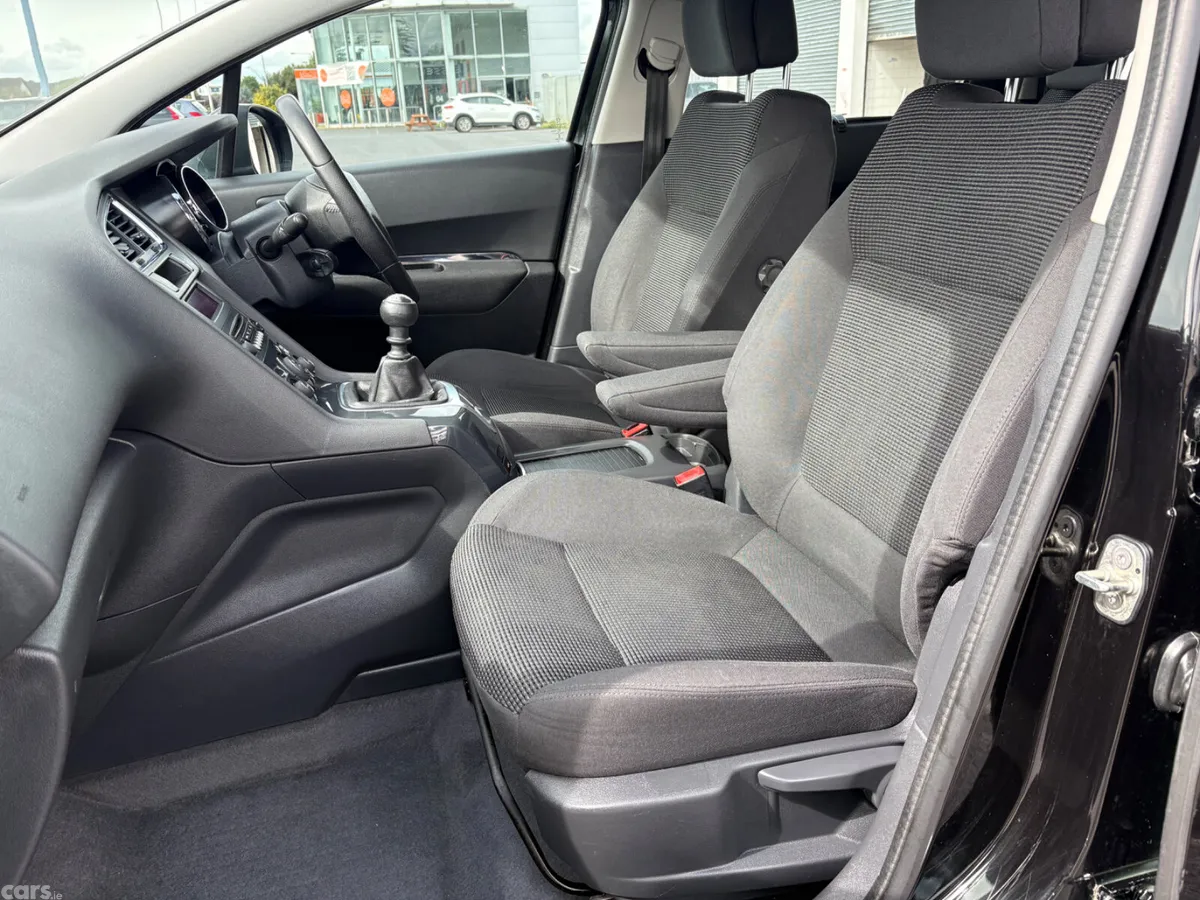 Peugeot 5008 MPV, Diesel, 2016, Black