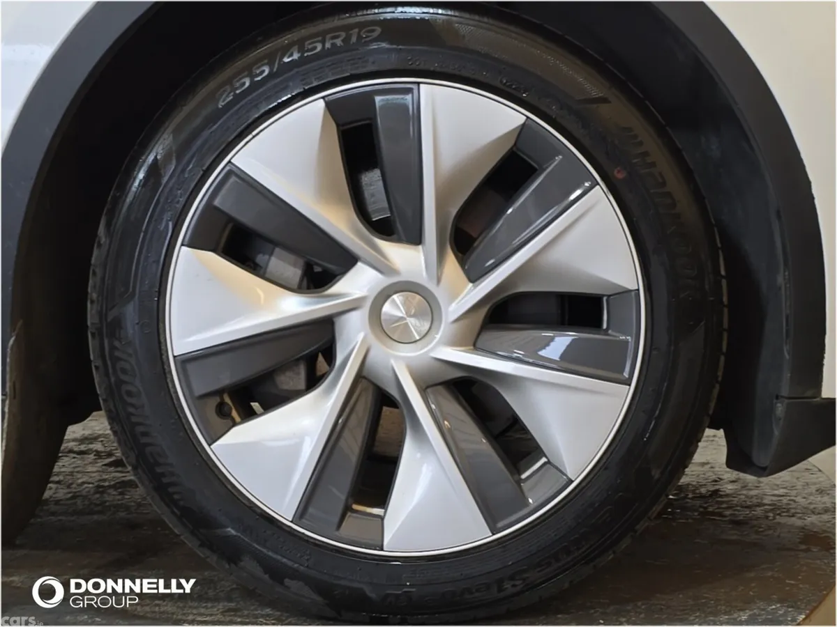 Tesla Model Y Hatchback, Electric, 2023, White